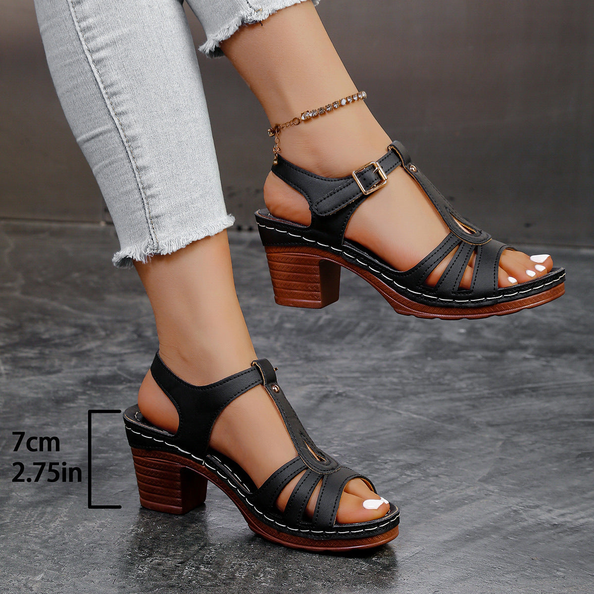 Damen T-Strap Absatzsandalen mit geflochtener Sohle und Pseudo-Leder R&B