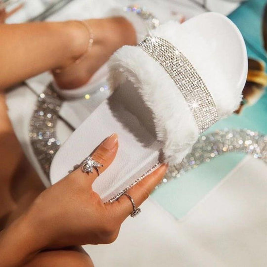 Damen Glamouröse Hausschuhe mit funkelnden Strass-Applikationen R&B