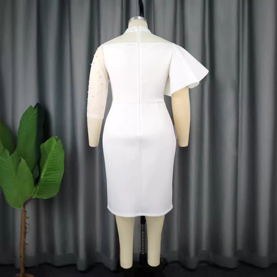 Damen Cocktailkleid mit asymmetrischem Rüschendesign und dekorativen Perlenakzenten R&B