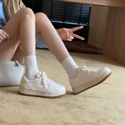 Damen Sneakers im minimalistischen Design mit atmungsaktiver Oberflächenstruktur und dämpfender Sohle R&B