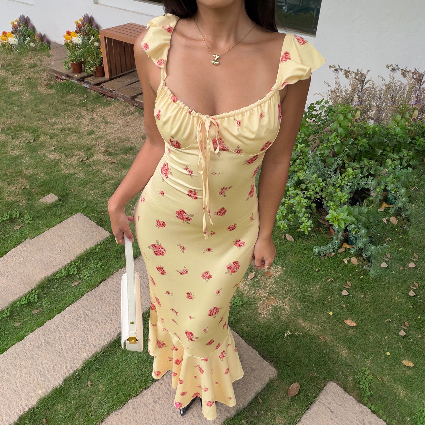 Damen Maxikleid mit floralen Rüschen und elegantem Schnitt R&B