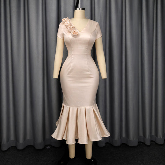 Damen figurbetontes Kleid mit Volant und Blütenapplikationen R&B