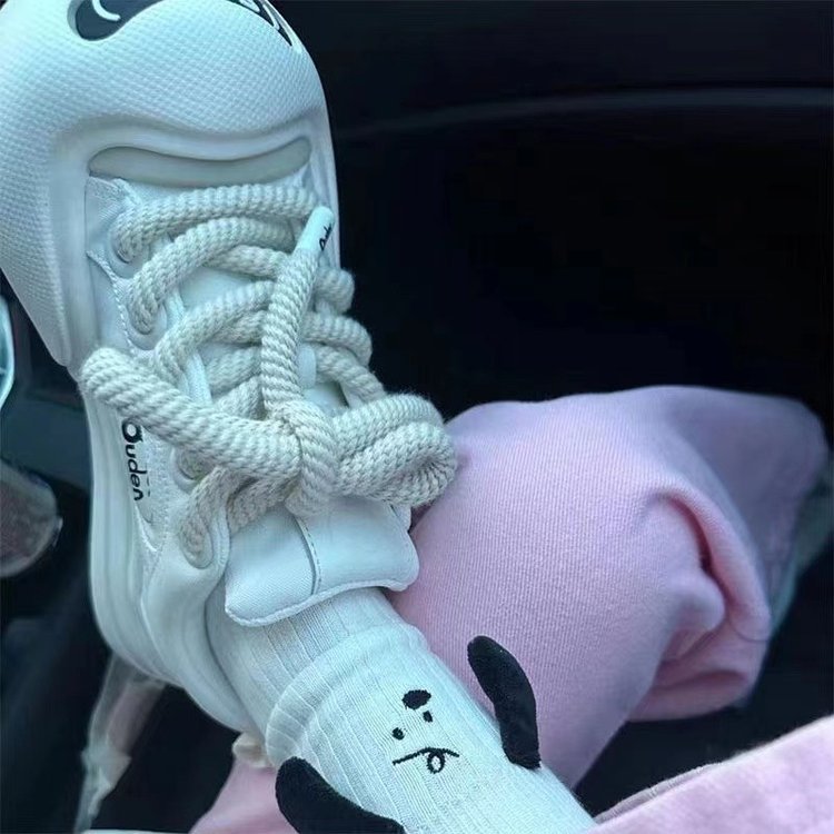 Damen Sportliche Sneakers mit einzigartigem Schnürsystem und bequemer Dämpfung R&B