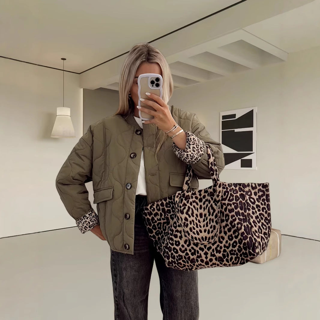 Damen gesteppte Leichtjacke mit trendigen Animal-Print-Ärmeln R&B