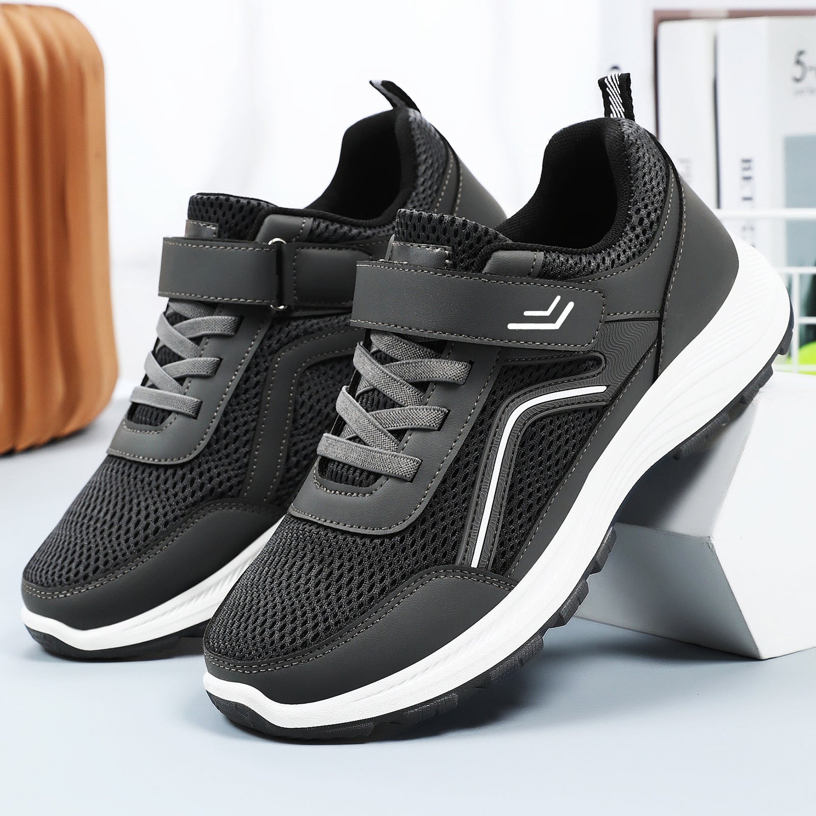 Damen Sportliche Sneaker mit elastischem Klettverschluss und atmungsaktivem Mesh-Obermaterial R&B