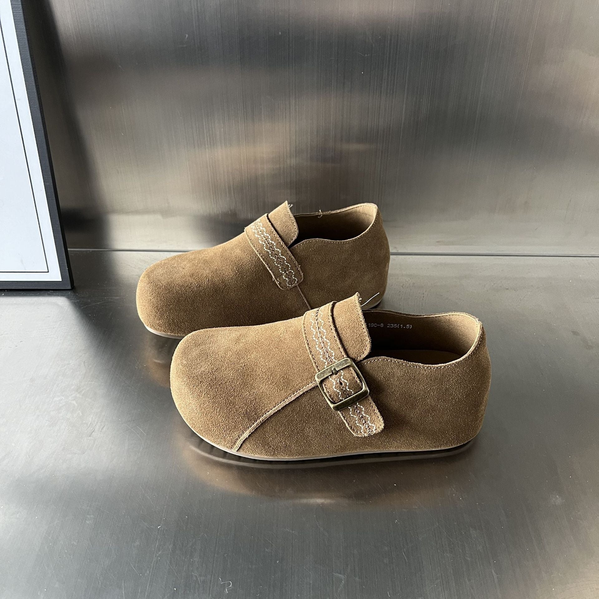 Damen Komfortable Wildleder-Clogs mit verstellbarem Riemen R&B
