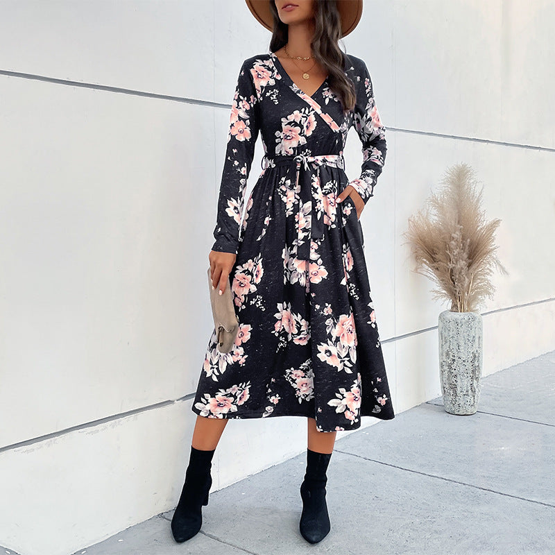 Damen Wickelkleid mit floralem Muster und eleganter Taillierung R&B