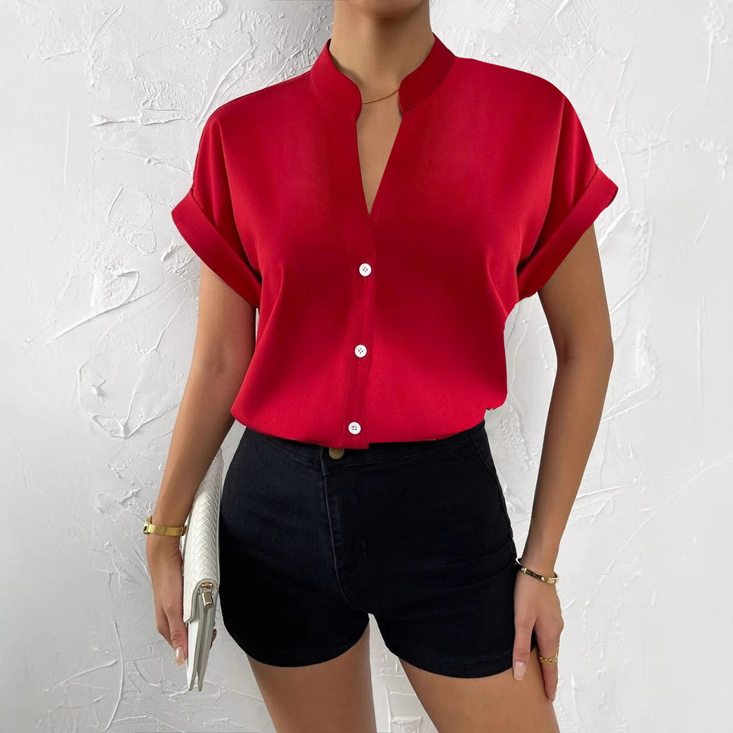 Damen Elegante Kurzarmbluse mit Stehkragen und subtilen Knopfdetails R&B