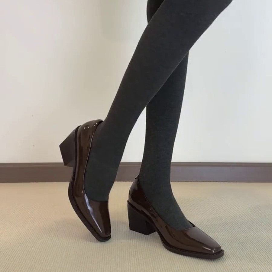 Damen elegante Blockabsatz-Pumps mit hochglänzender Lederoberfläche und komfortabler Fußbettstruktur R&B