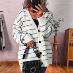 Damen Grobstrickjacke mit modischen Kontraststreifen und eleganten Knopfdetails R&B