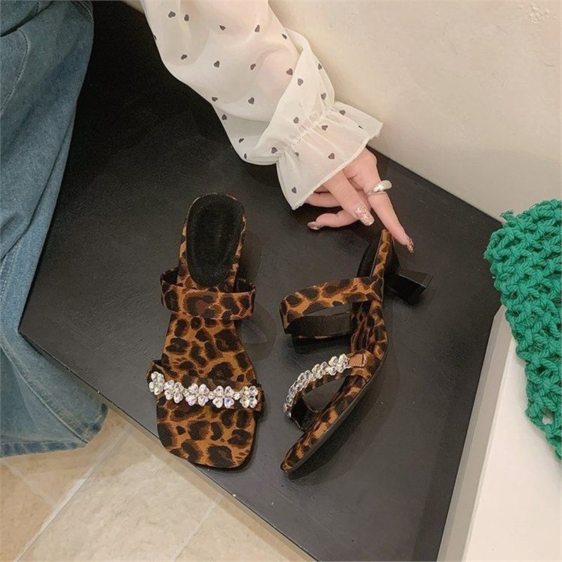 Damen elegante Slipper mit funkelnden Strassverzierungen R&B