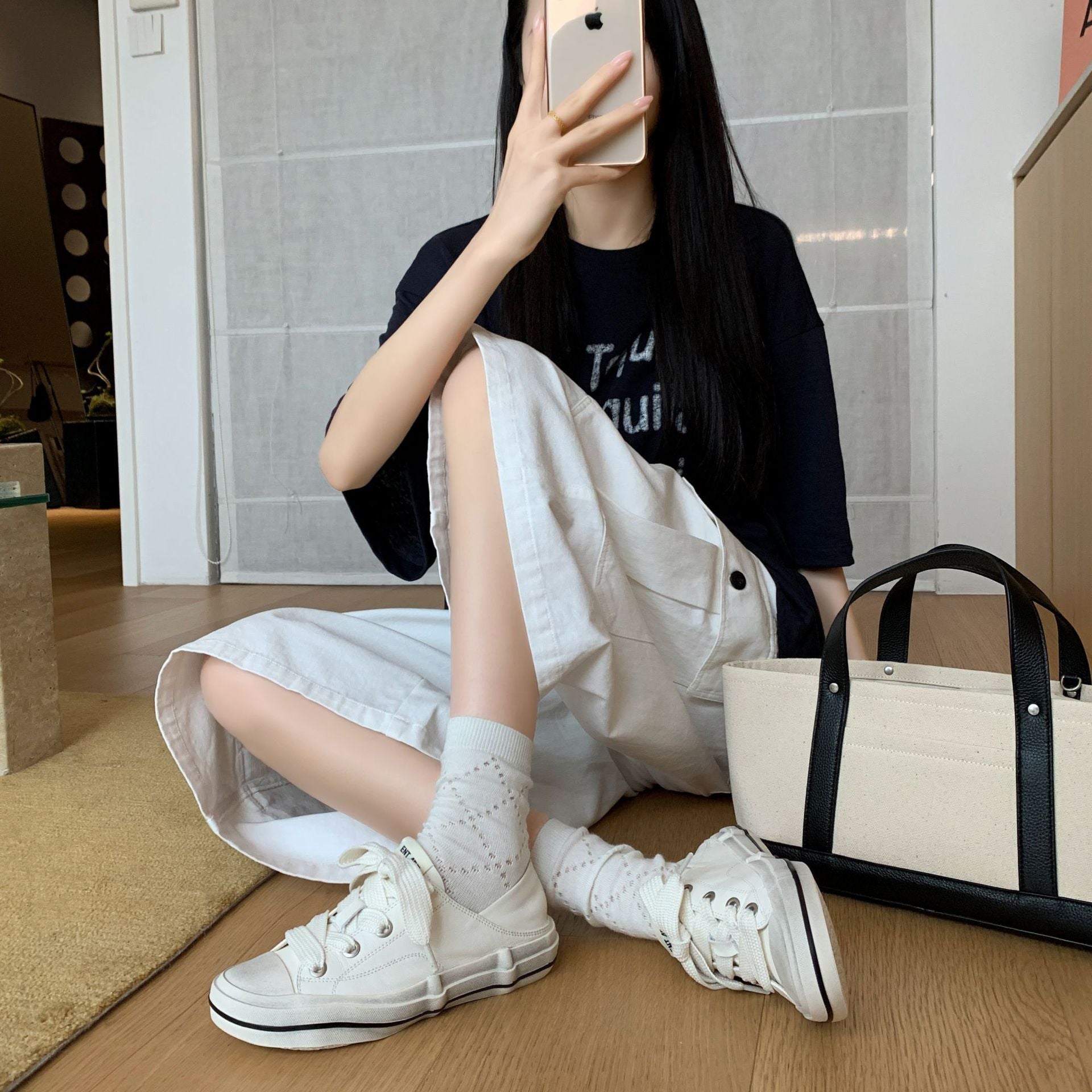 Damen Sneakers im klassischen Retro-Design mit trendigen Schnürdetails und bequemer Sohle