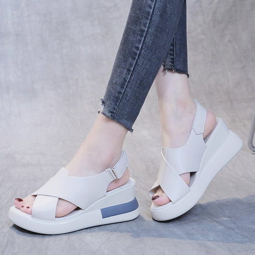 Damen Wedge-Sandalen mit elegantem Riemen und komfortabler Fußbettgestaltung R&B