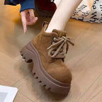 Damen Chunky Boots mit hohem Profil und robustem Schnürverschluss R&B