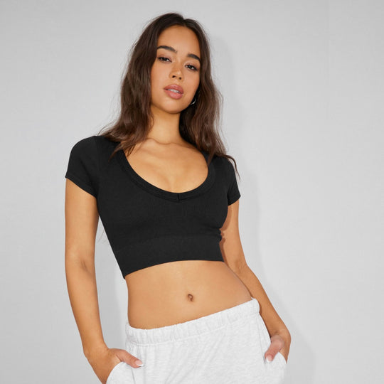 Damen figurbetontes Kurzarmcrop-Top mit tiefem V-Ausschnitt R&B