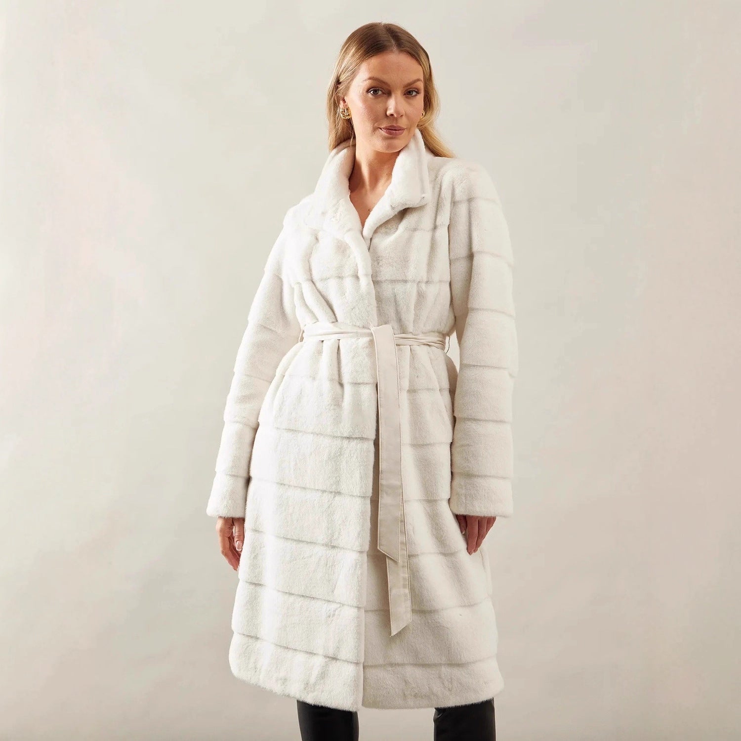 Damen Markante Kuscheljacke mit eingefasstem Gürtel R&B