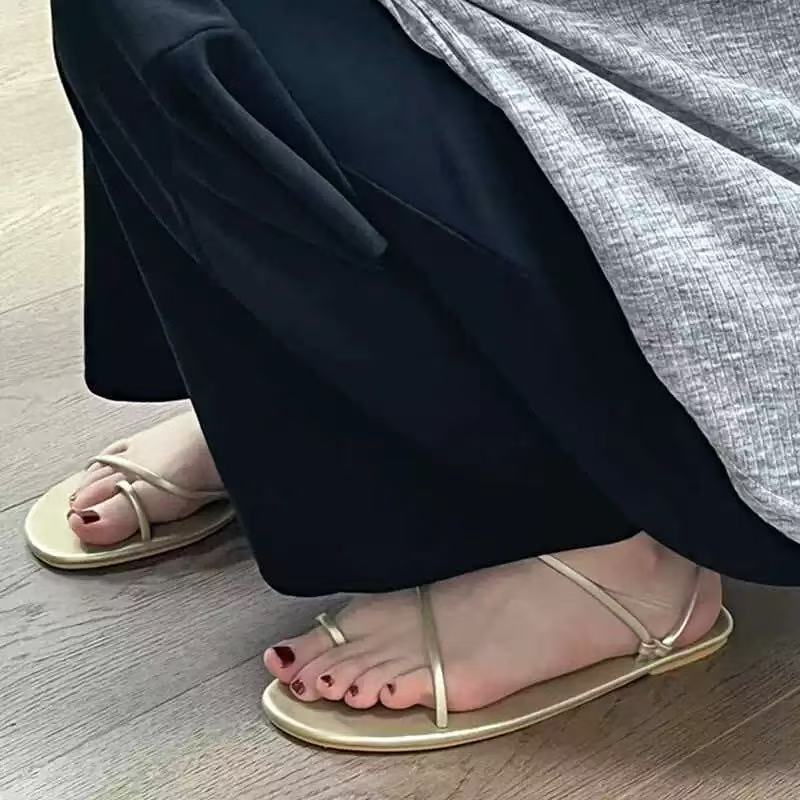 Damen Zehentrenner-Sandalen mit elegantem Riemendesign und bequemem Fußbett R&B