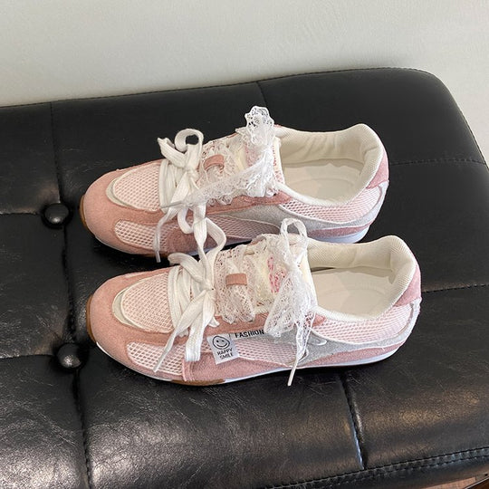Damen Sneakers im lässigen Design mit innovativer Schnürtechnik und atmungsaktiver Oberflächenstruktur R&B