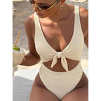 Damen Einteiler Badeanzug mit Cut-Out Design und raffiniertem Knoten