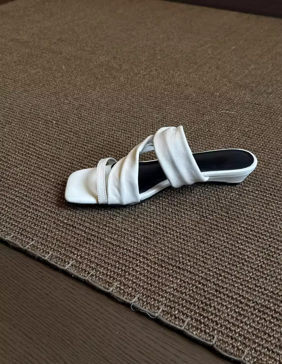 Damen modische Riemchen-Sandalen mit bequemer Fußbettgestaltung R&B