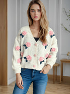 Damen Strickjacke mit floralen Applikationen und knöpfbarem Design R&B