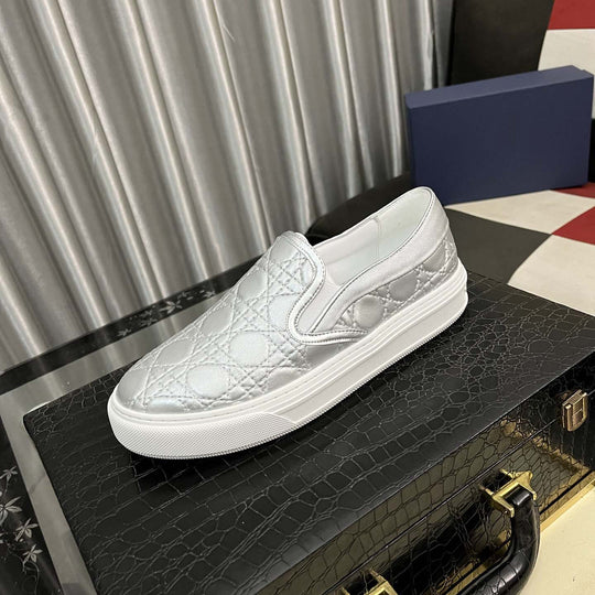 Damen Slip-On Sneakers mit eleganter Steppoptik und rutschfester Sohle R&B