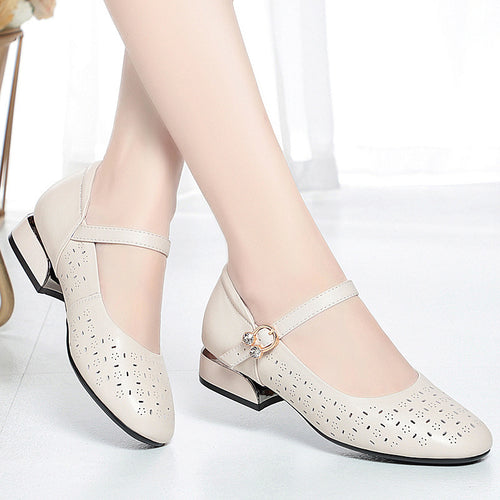 Damen Elegante Ballerinas mit dekorativen Perforationen und komfortablem Riemen R&B