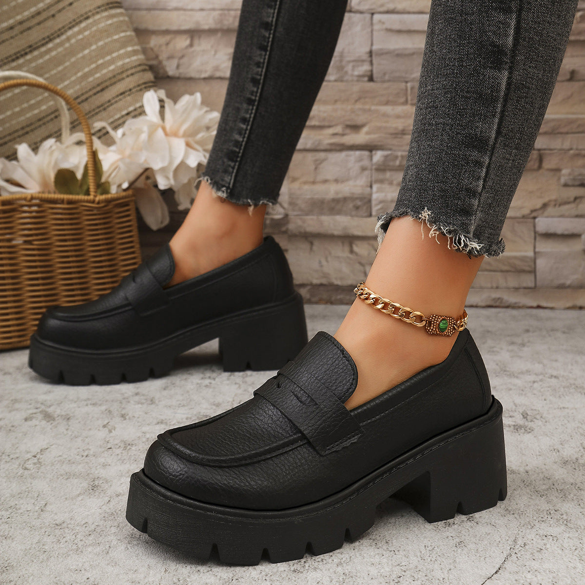 Damen Plateauslipper mit rutschfester Profilsohle und modischem Design R&B