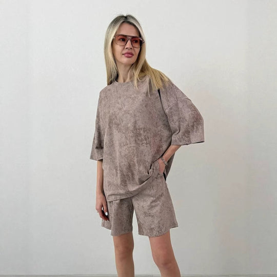 Damen elegantes Freizeit-Set aus locker sitzendem T-Shirt und kurzen Pants R&B