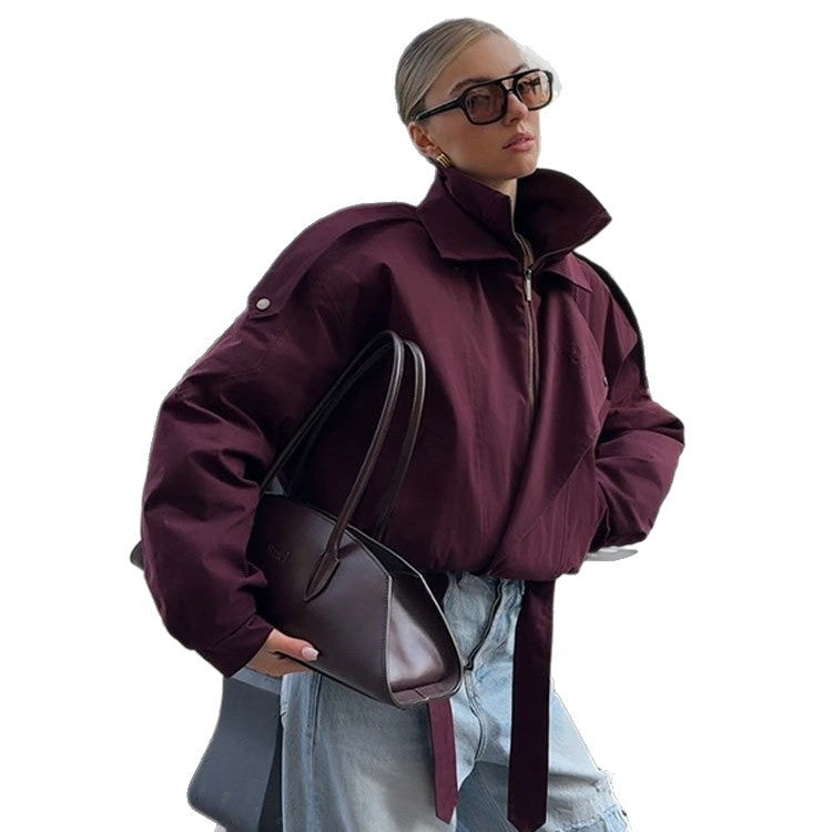Damen Urbaner Oversized Steppjacke mit hohem Kragen und Gürtel R&B