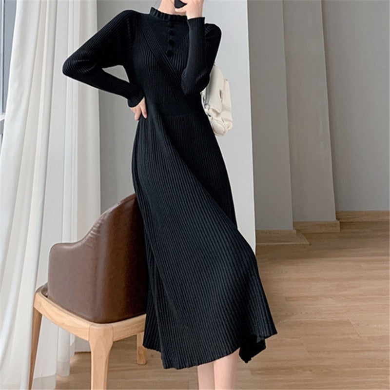 Damen Midi-Strickkleid mit hohem Kragen und Knopfdetails R&B