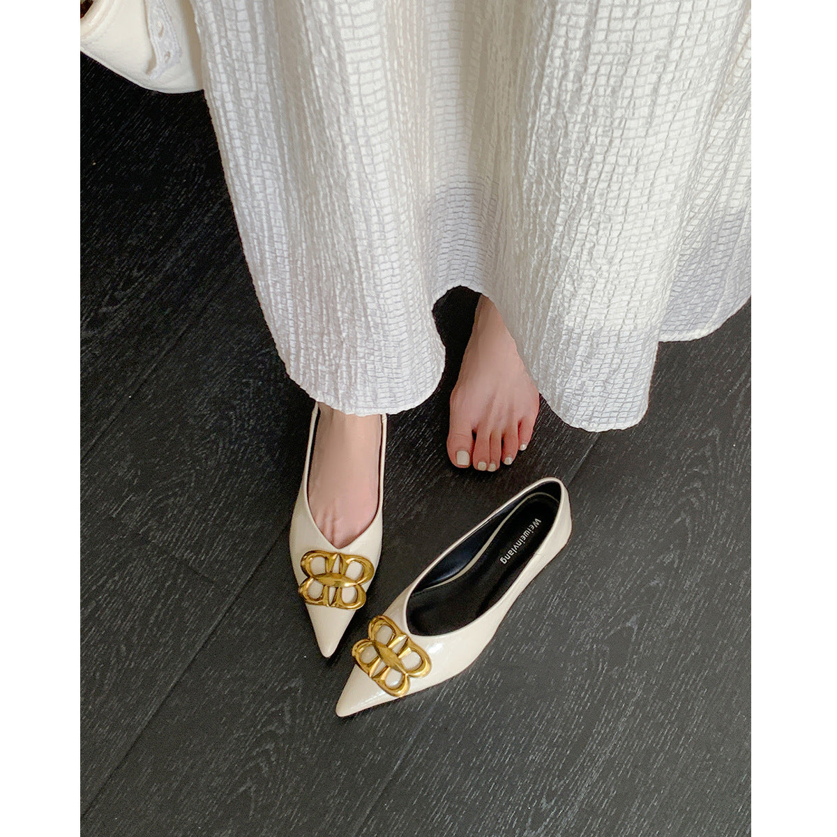 Damen Ballerinas mit elegantem Spitzenbereich und luxuriösem Schnallenakzent