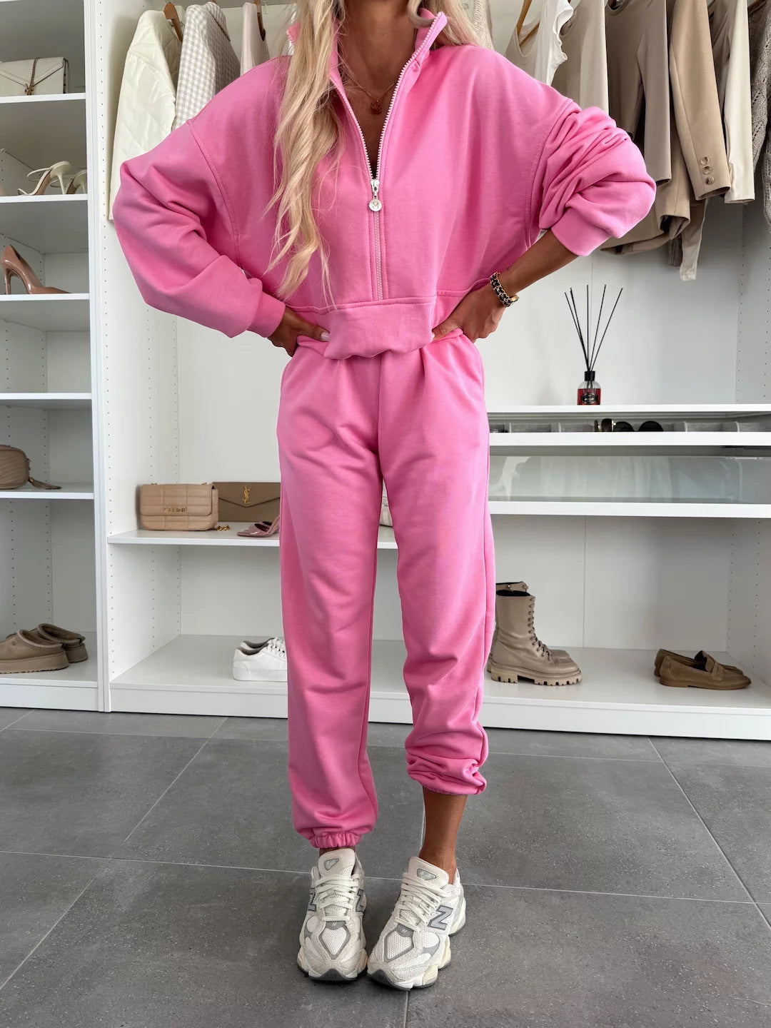 Damen gemütlicher Freizeitanzug mit hochgeschlossenem Kragen und aufgesetzten Taschen R&B