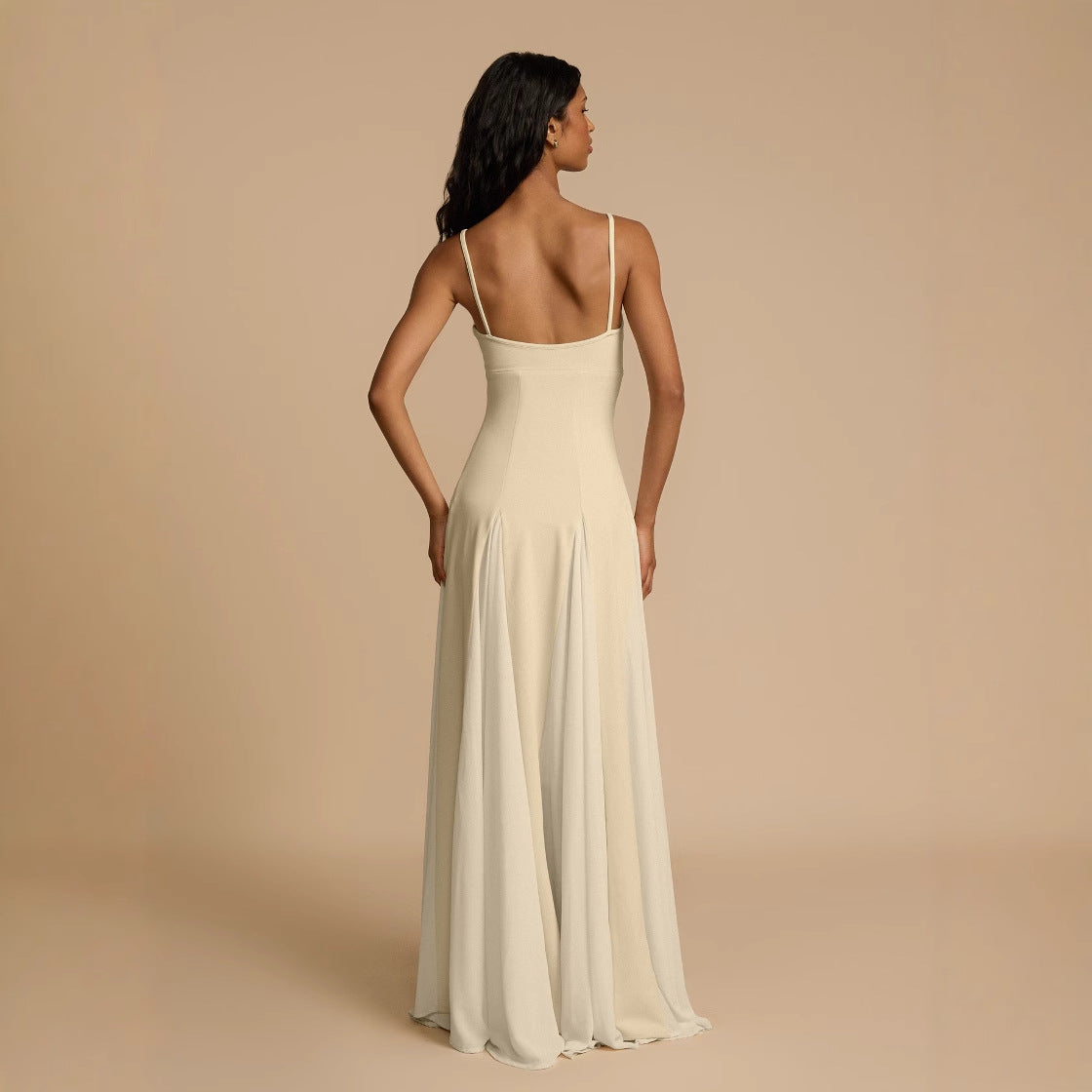 Damen Elegantes Maxikleid mit kontrastrierenden Stoffbahnen und schmalen Trägern R&B