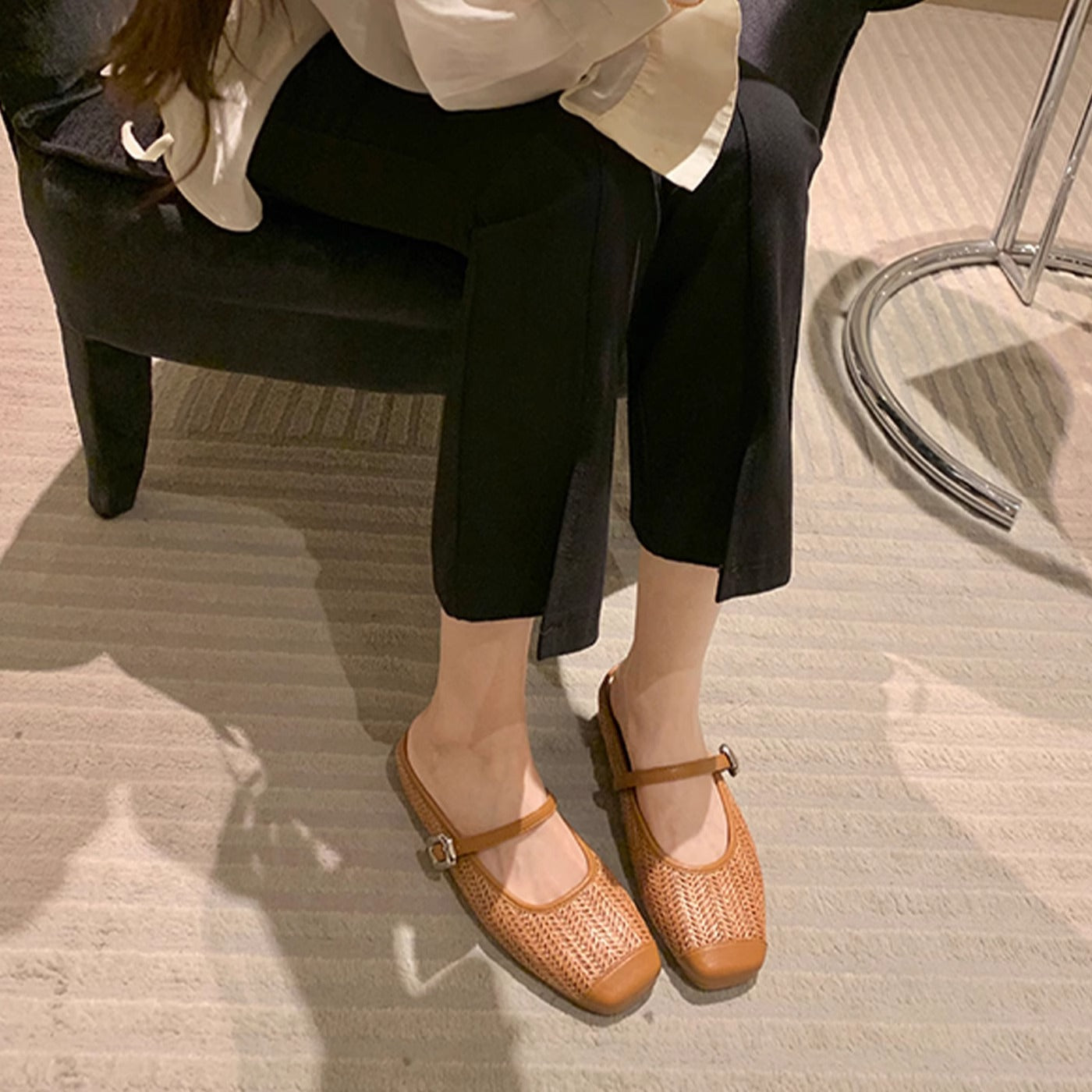 Damen Elegante Ballerinas mit modischem Riemchen und feiner Struktur R&B