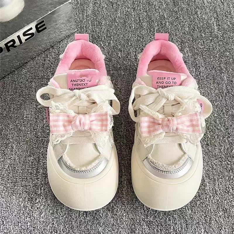 Damen Sneakers mit verspieltem Gingham-Band und kuscheligem Innenfutter R&B