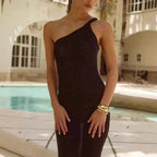 Damen Elegantes Maxikleid mit asymmetrischem Träger und schimmernden Akzenten