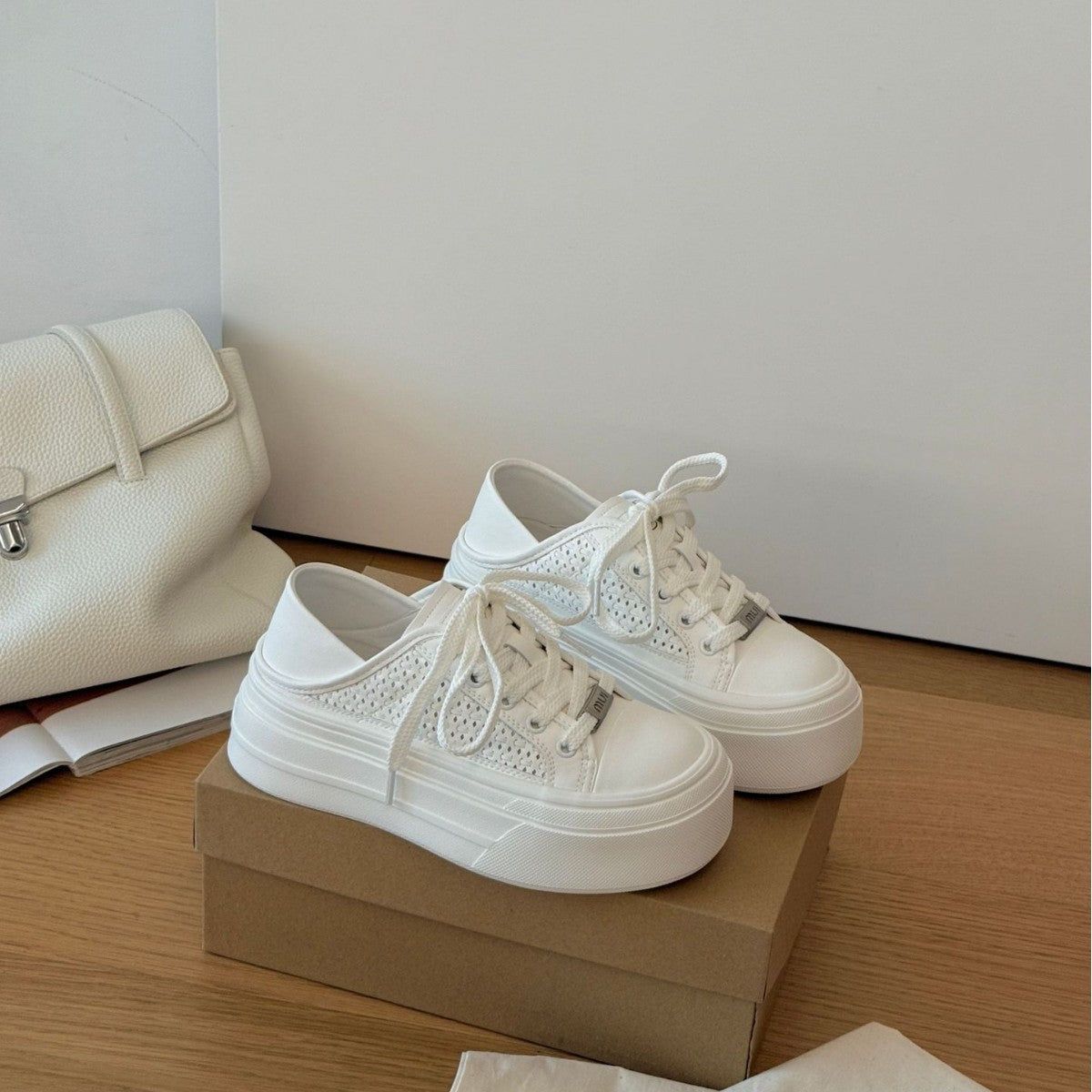 Damen Modische Sneaker mit atmungsaktiver Obermaterialstruktur und stabiler Sohle