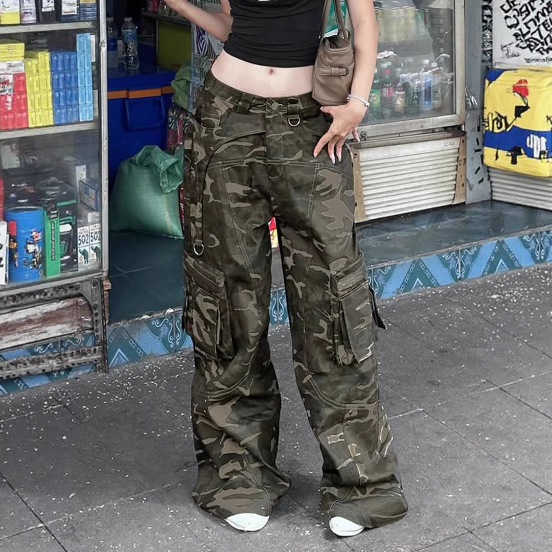 Damen Cargo-Hose im lässigen Camouflage-Stil mit großzügigen Taschen R&B
