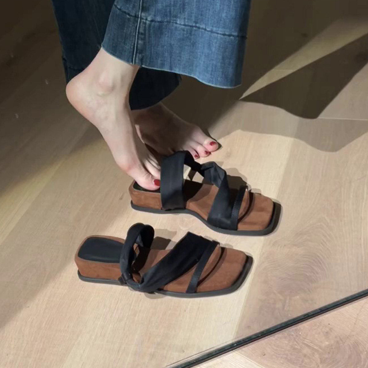 Damen Elegante Sandalen mit umschlingendem Riemen