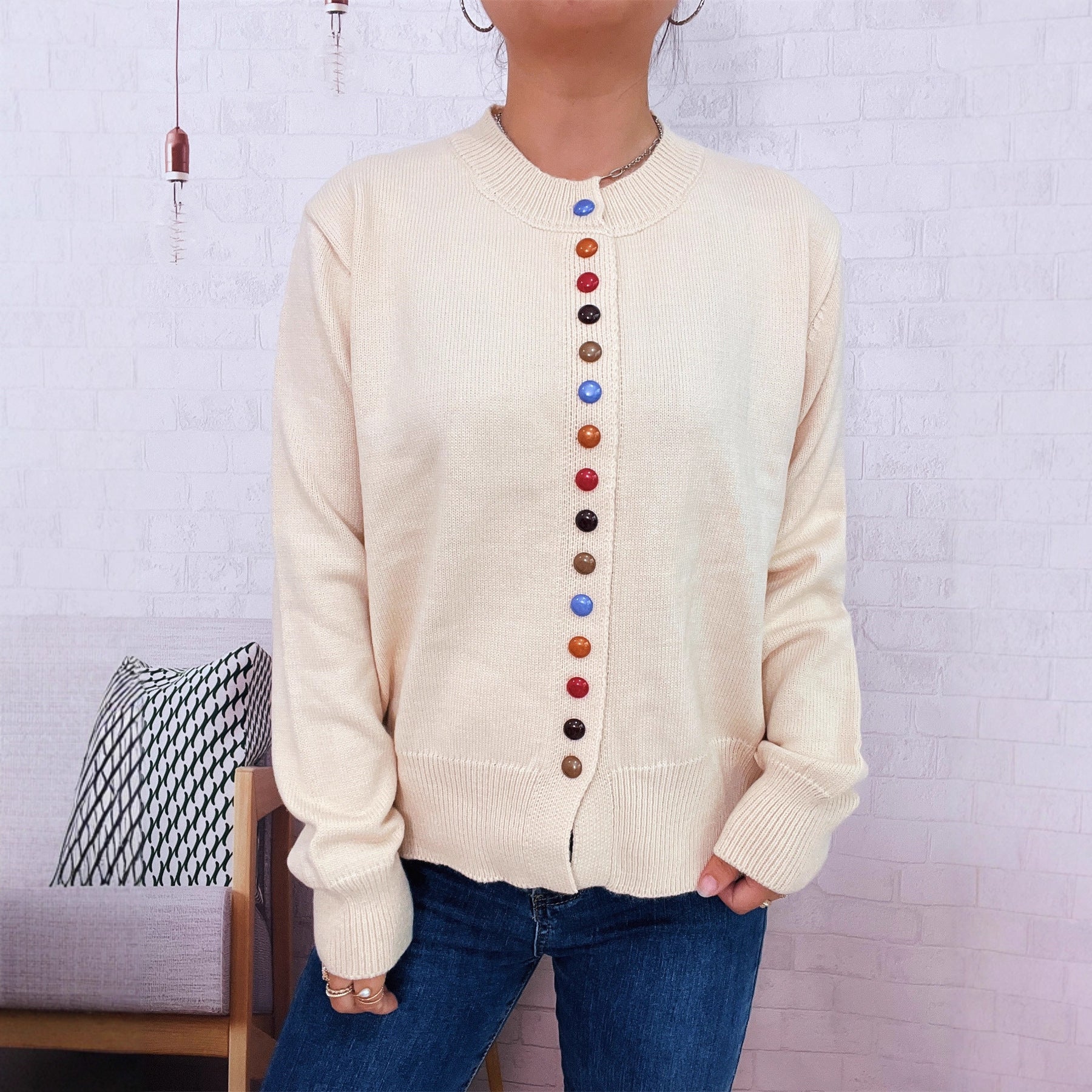 Damen stilvolle Strickjacke mit bunten Knöpfen R&B