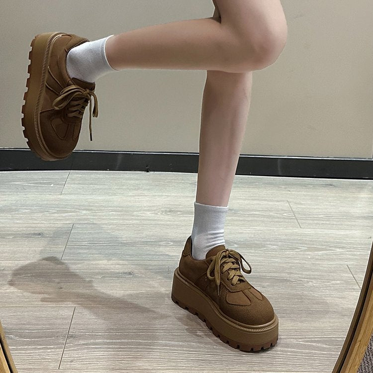 Damen modische Platform Sneakers mit robustem Sohlenprofil und klassischem Design R&B