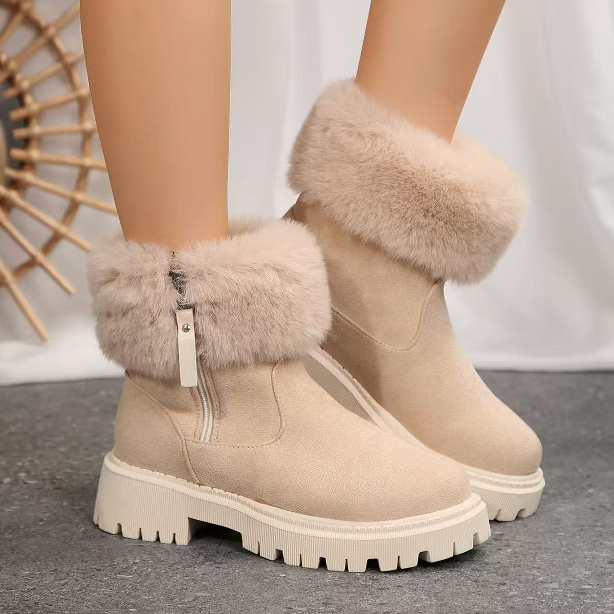 Damen gefütterte Winterstiefel mit modischem Kunstfell und rutschfester Profilsohle R&B