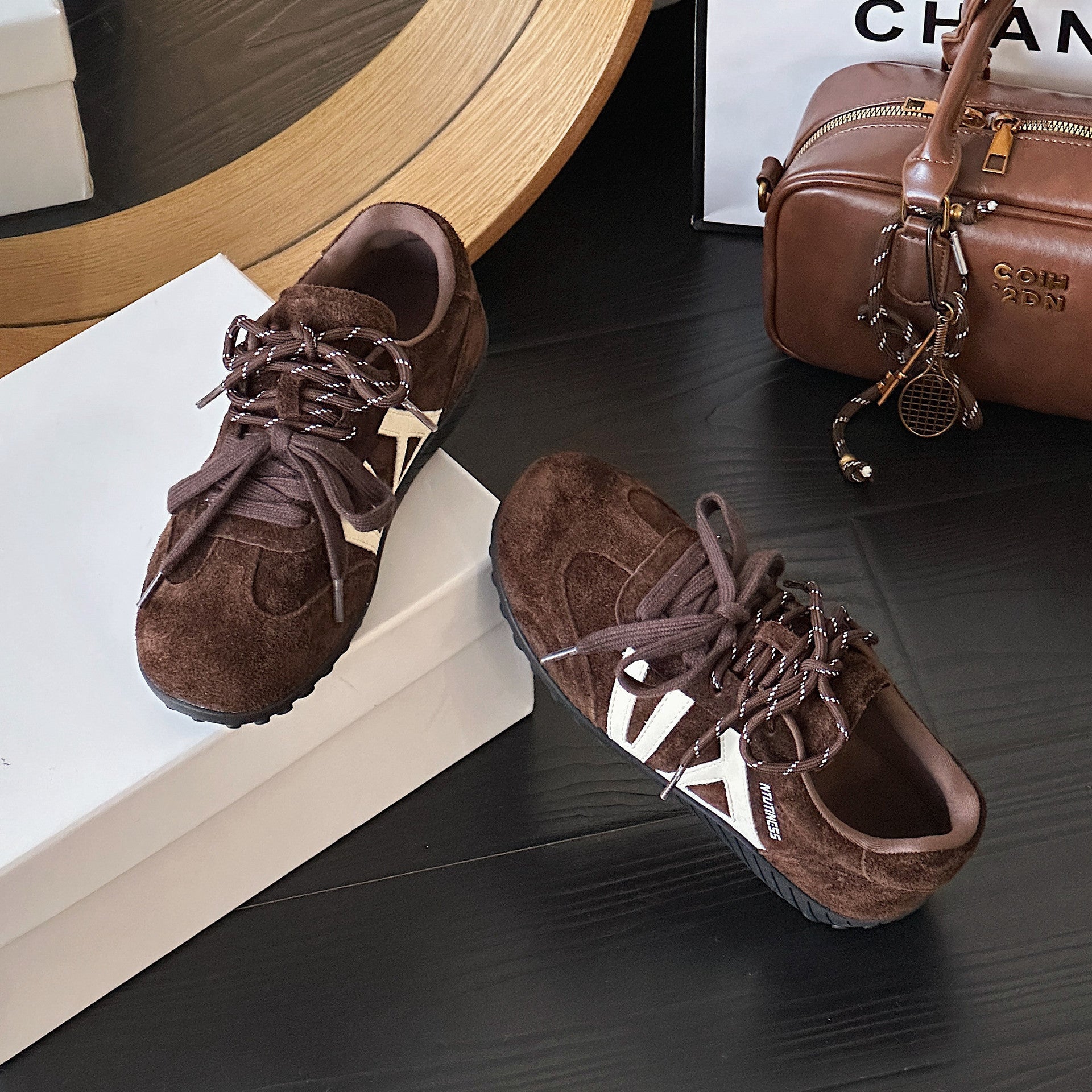 Damen Sportliche Wildledersneaker mit modischem Design und innovativem Dämpfungssystem R&B