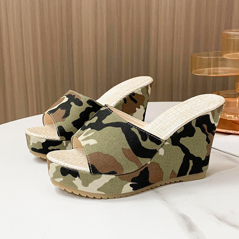 Damen Wedge-Sandalen mit floralem Muster und bequemer Fußbettgestaltung R&B