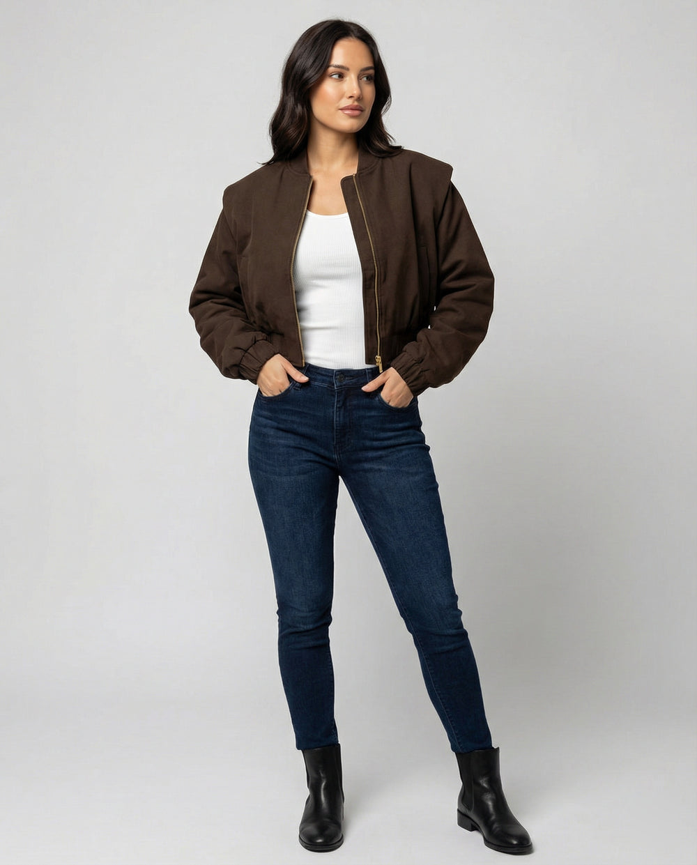 Taillierte Damen Kunstlederjacke mit Schulterpolstern Braun Kurz geschnitten Modisch