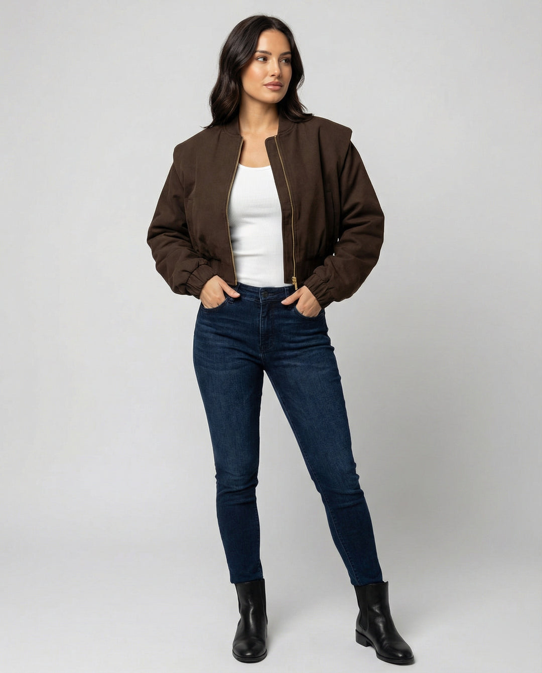 Taillierte Damen Kunstlederjacke mit Schulterpolstern Braun Kurz geschnitten Modisch