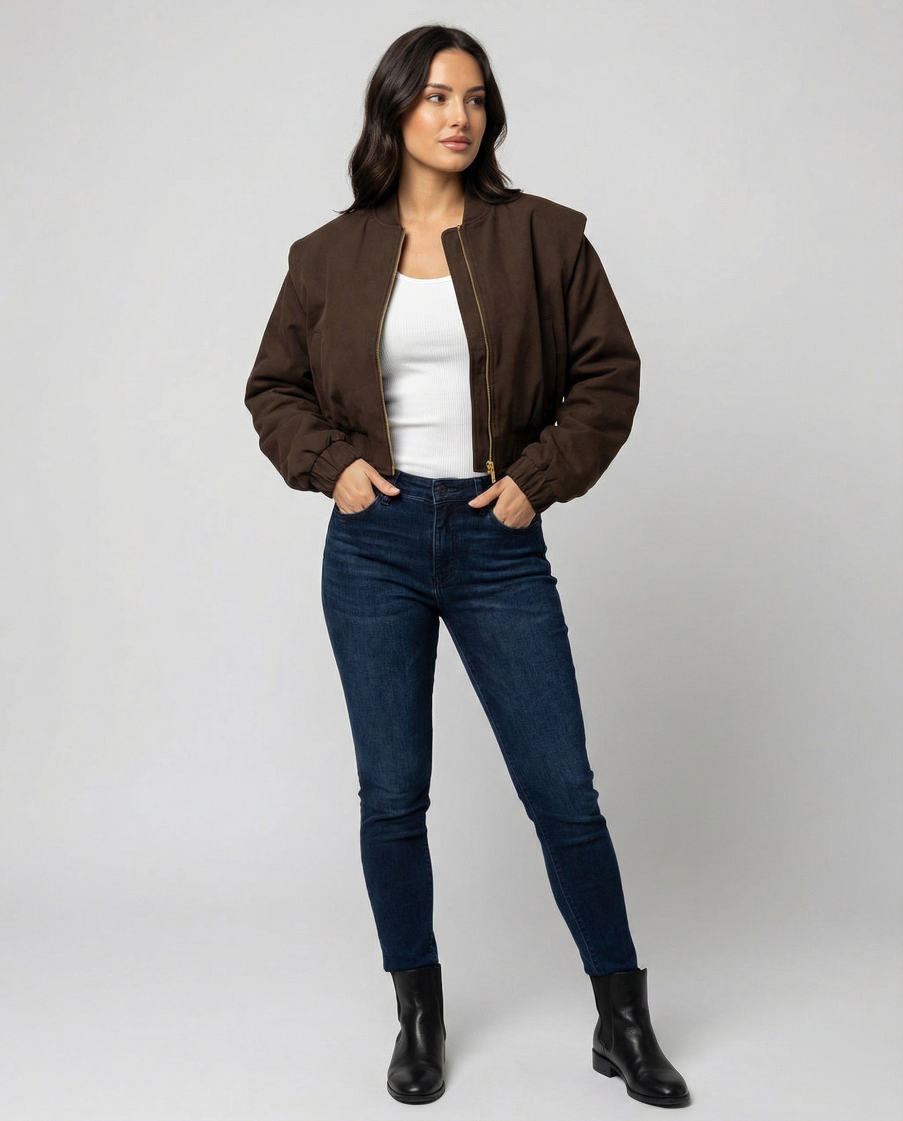 Taillierte Damen Kunstlederjacke mit Schulterpolstern Braun Kurz geschnitten Modisch