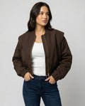 Taillierte Damen Kunstlederjacke mit Schulterpolstern Braun Kurz geschnitten Modisch