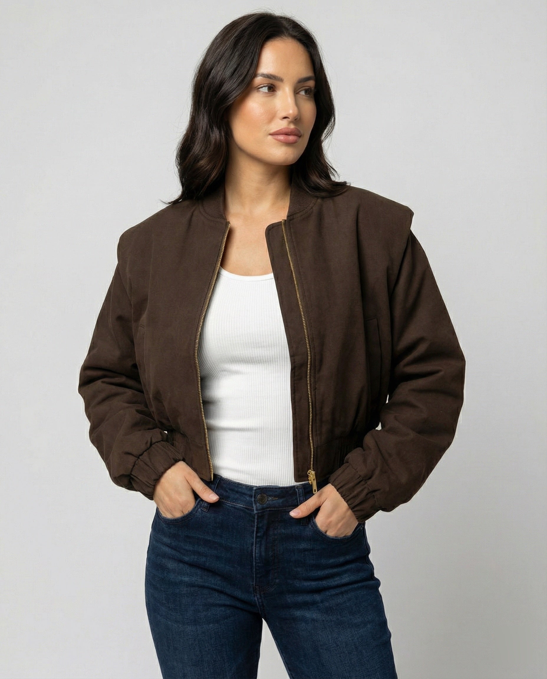 Taillierte Damen Kunstlederjacke mit Schulterpolstern Braun Kurz geschnitten Modisch